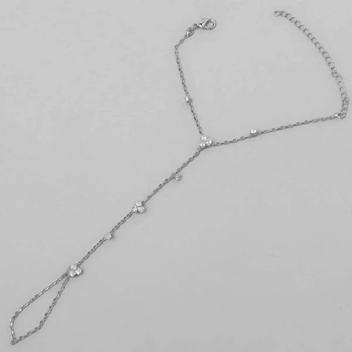 ⭐ Winter Crystal Flower Bracelet – Elegant Rhinestone Design