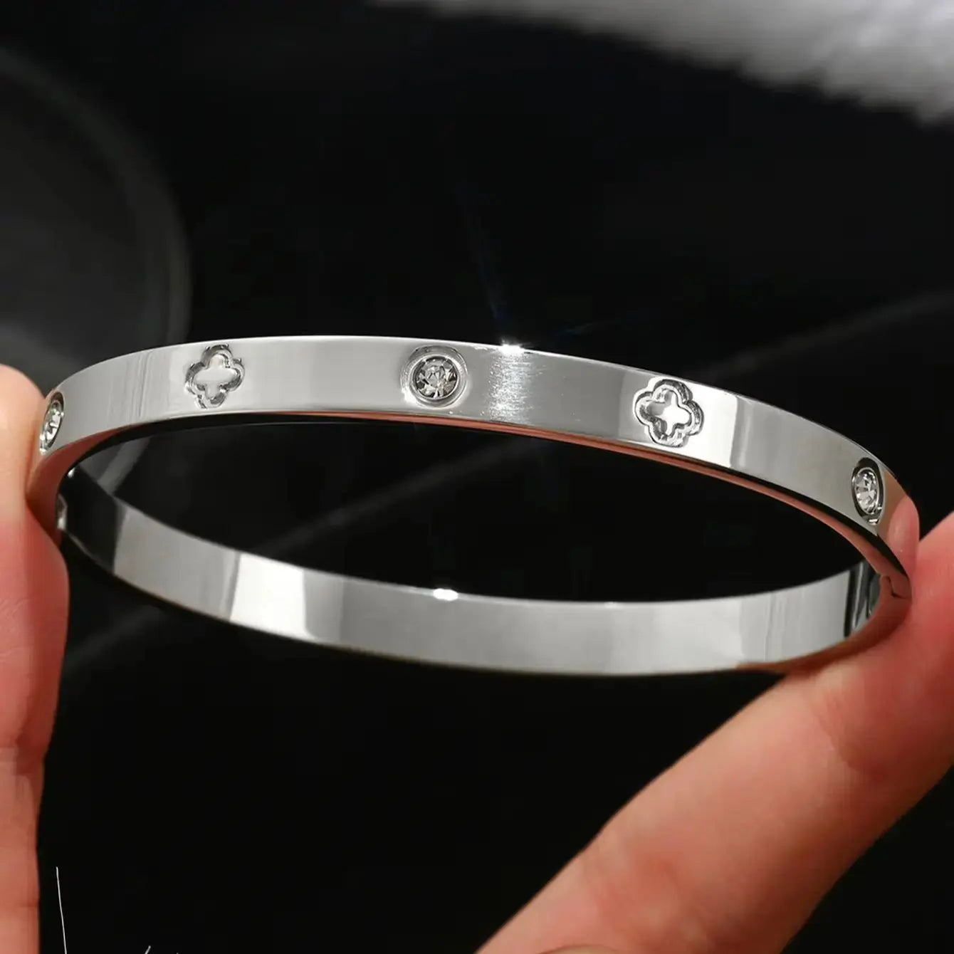 Silver Clover Bracelet – Titanium Steel