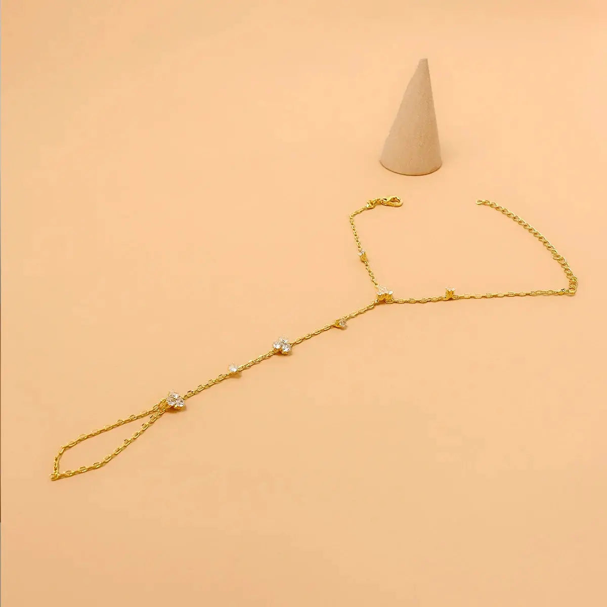 ⭐ Winter Crystal Flower Bracelet – Elegant Rhinestone Design