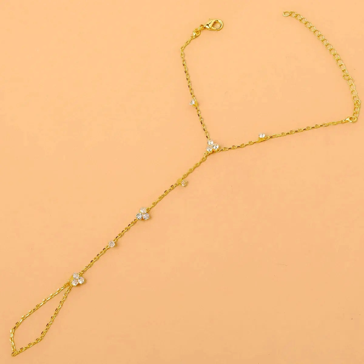 ⭐ Winter Crystal Flower Bracelet – Elegant Rhinestone Design